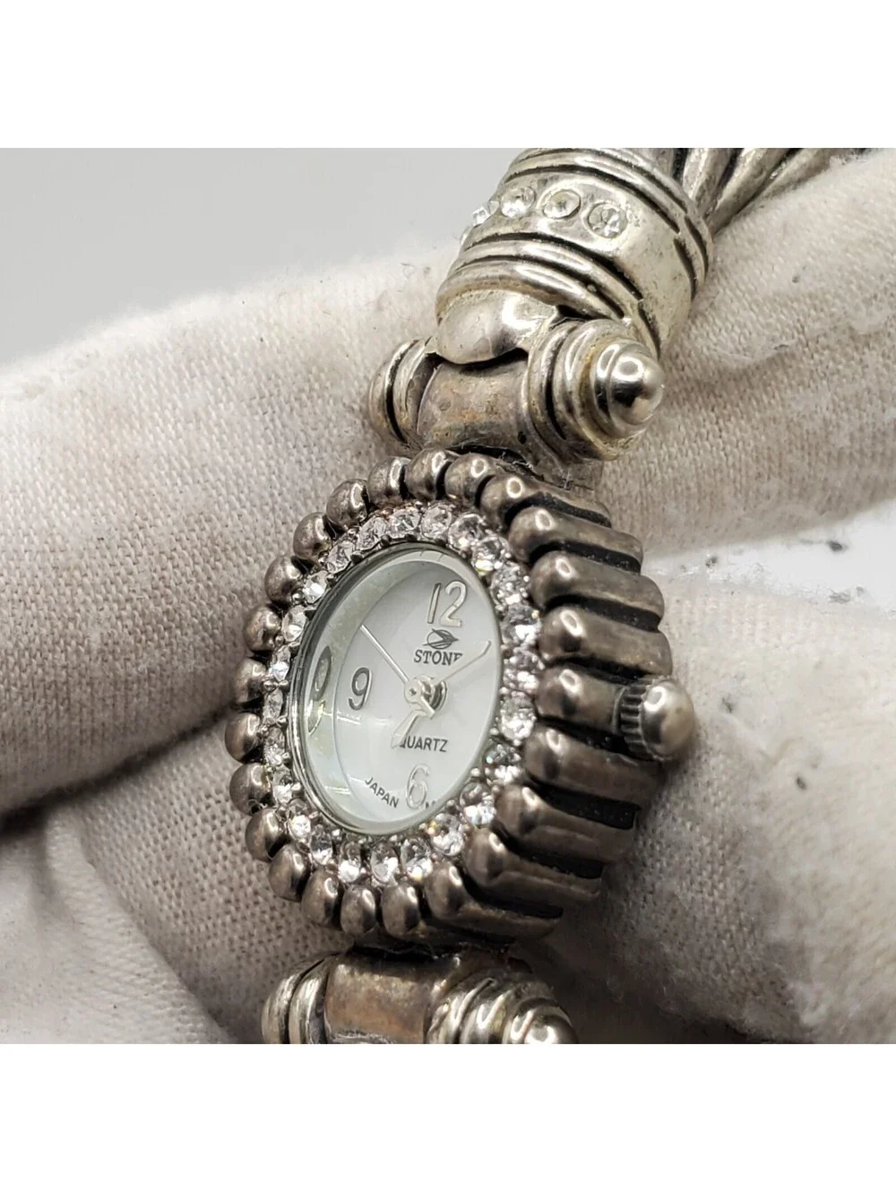 Stone Rhinestone Gem Quartz Watch Womens 22mm Silver Tone New Battery